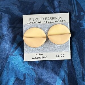 4/$10 Cream and Taupe Gold Tone Circular Shelf Earrings